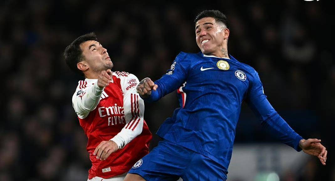 红牌+绝平！切尔西少打1人暴揍阿森纳，英超积分榜出炉