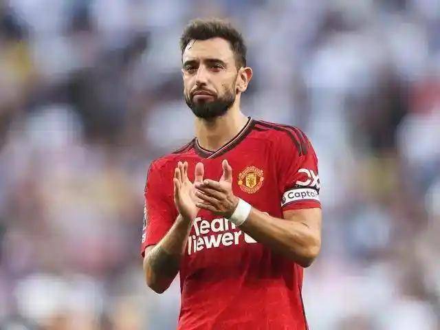 范德法特赞扬B费主动参与防守，维尔茨可以增加进攻体系的变数